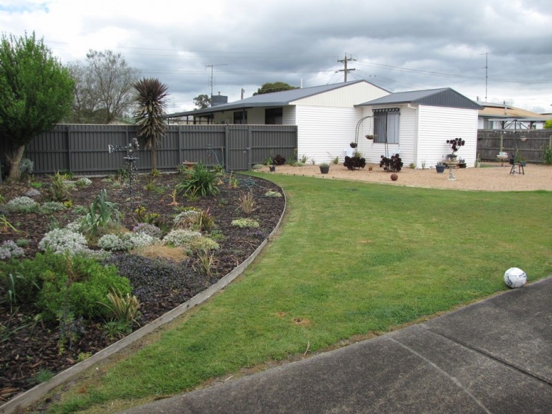 54 Newark Avenue, Newborough VIC 3825