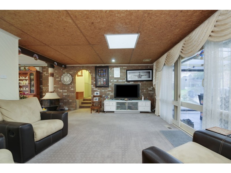 7 Cobb Court, Newborough VIC 3825