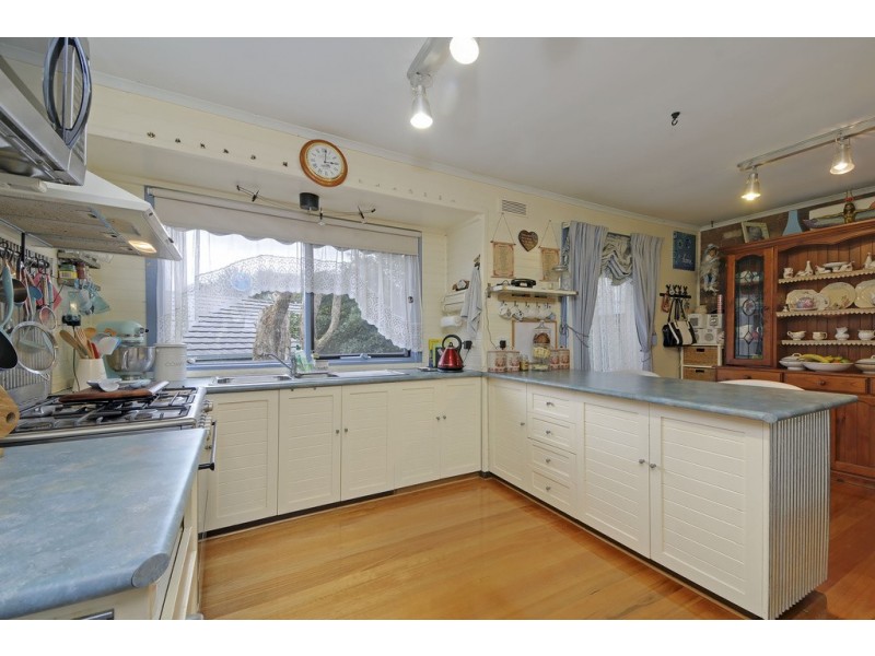 7 Cobb Court, Newborough VIC 3825