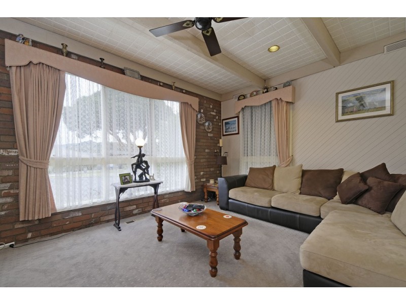 7 Cobb Court, Newborough VIC 3825