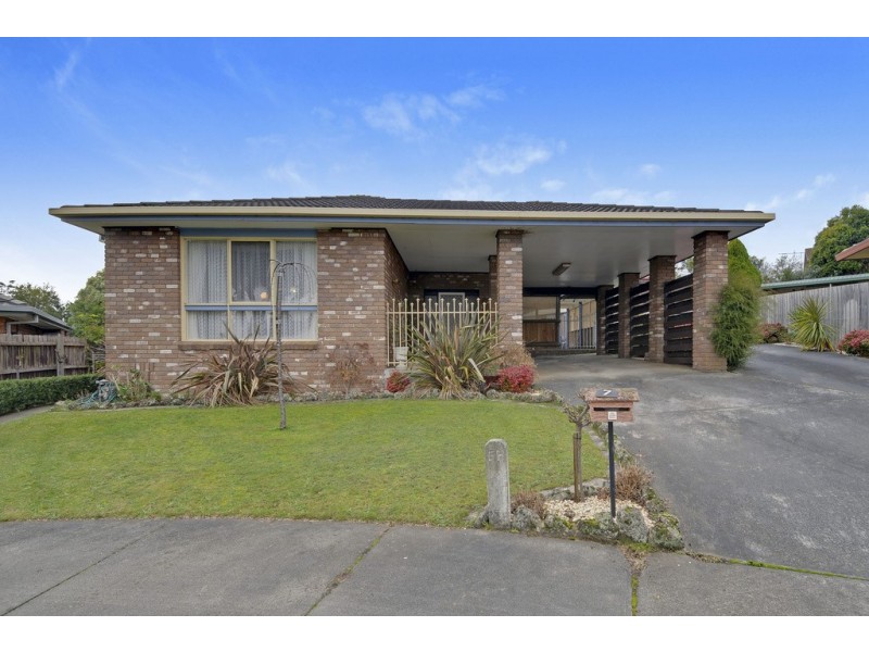 7 Cobb Court, Newborough VIC 3825