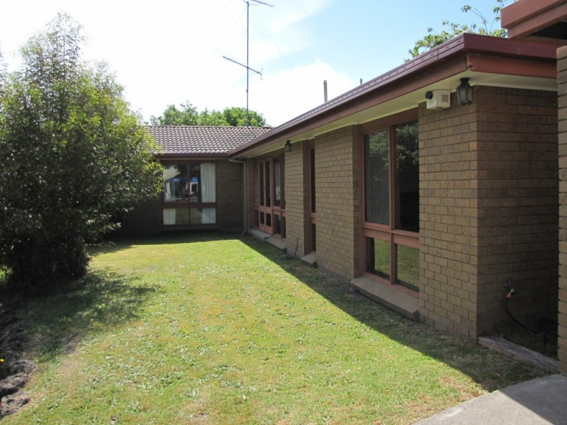 11 Belvedere Court, Newborough VIC 3825