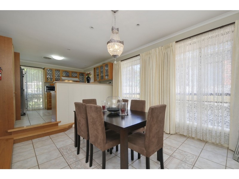 13 McMillan Court, Newborough VIC 3825