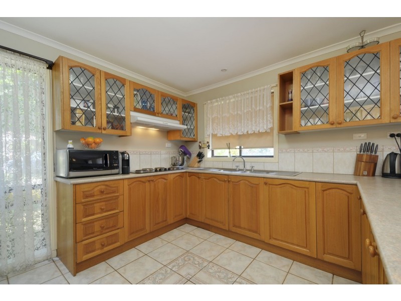 13 McMillan Court, Newborough VIC 3825