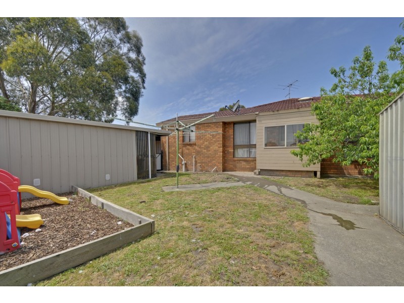 13 McMillan Court, Newborough VIC 3825