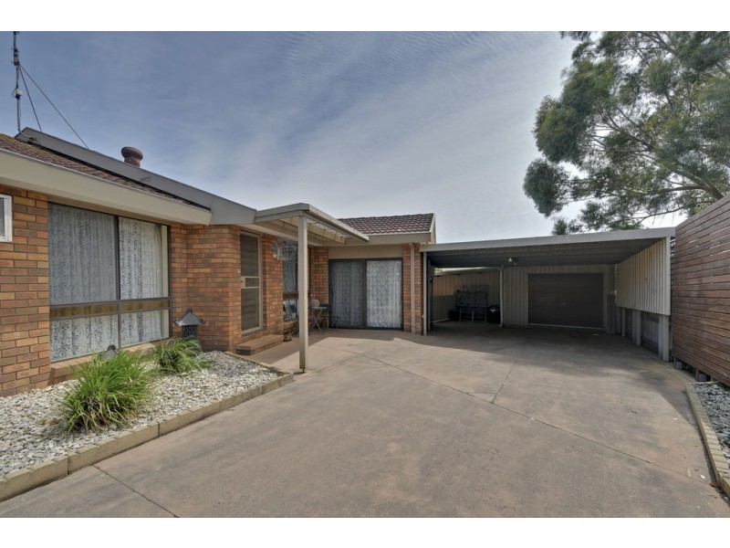 13 McMillan Court, Newborough VIC 3825