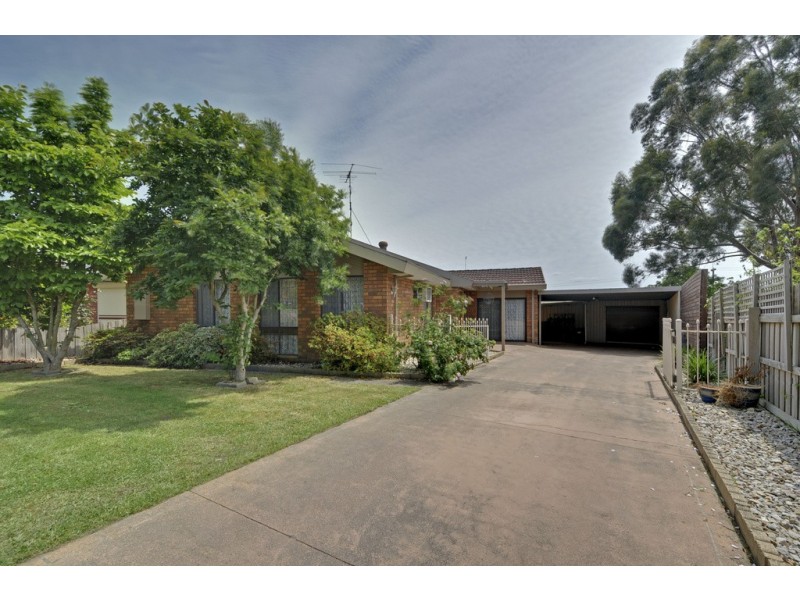 13 McMillan Court, Newborough VIC 3825