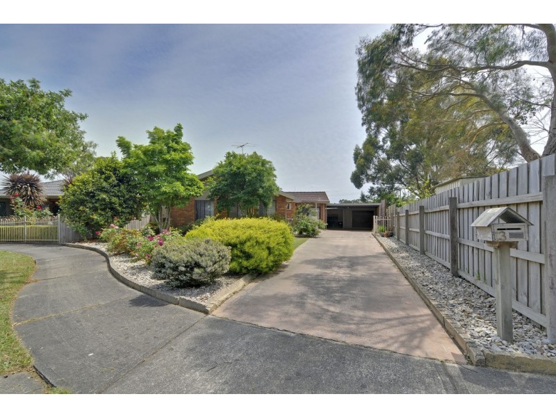 13 McMillan Court, Newborough VIC 3825
