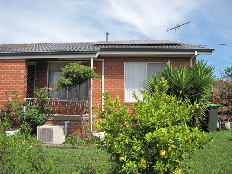 2/14 Balfour Street, Newborough VIC 3825