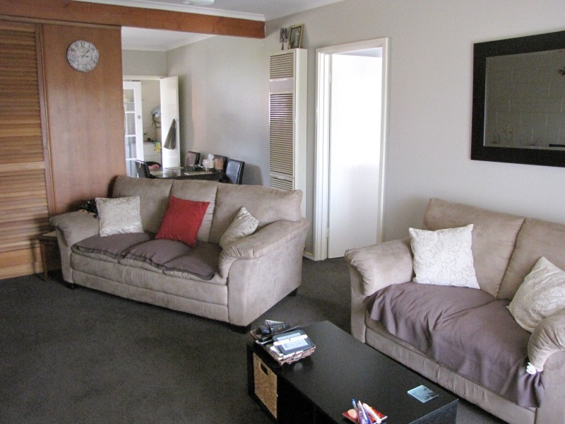 2/14 Balfour Street, Newborough VIC 3825