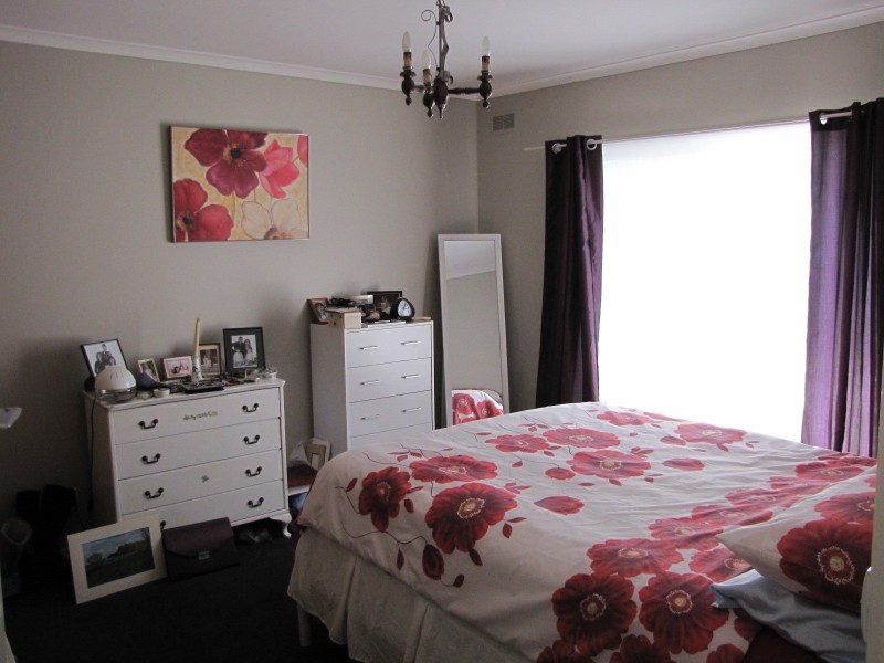 2/14 Balfour Street, Newborough VIC 3825