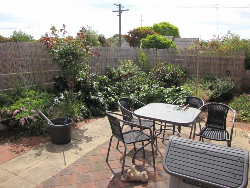 2/14 Balfour Street, Newborough VIC 3825