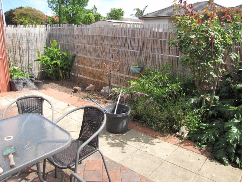 2/14 Balfour Street, Newborough VIC 3825