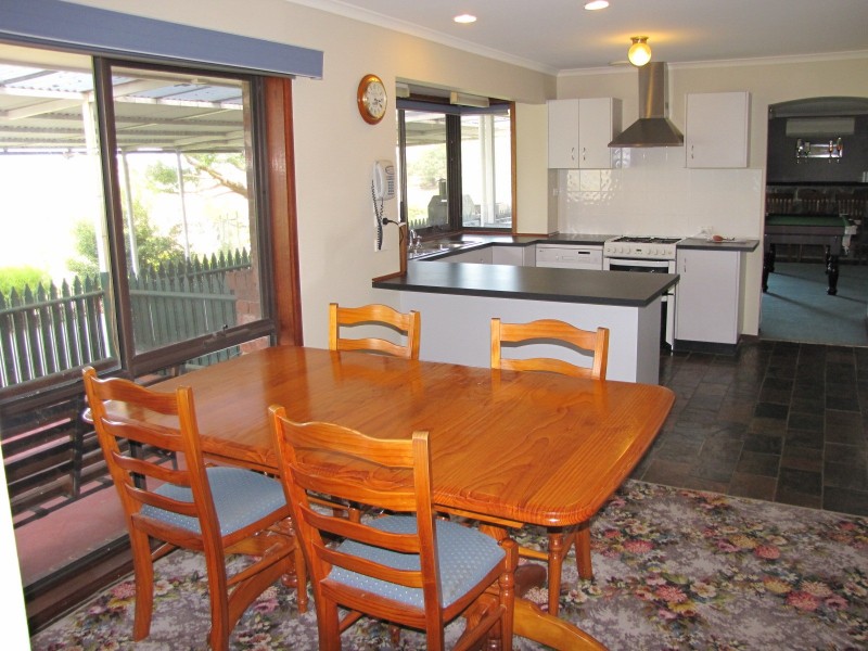 375 McDonalds Track, Hernes Oak VIC 3825