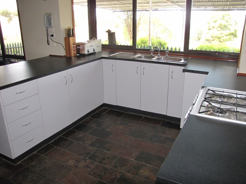 375 McDonalds Track, Hernes Oak VIC 3825