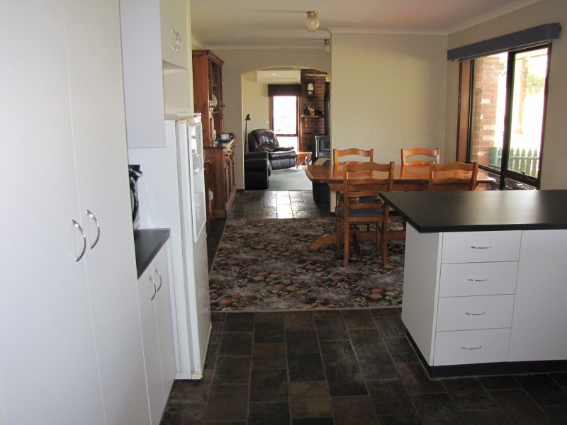 375 McDonalds Track, Hernes Oak VIC 3825