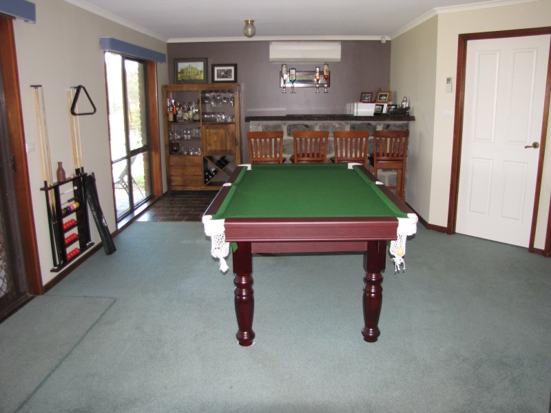 375 McDonalds Track, Hernes Oak VIC 3825