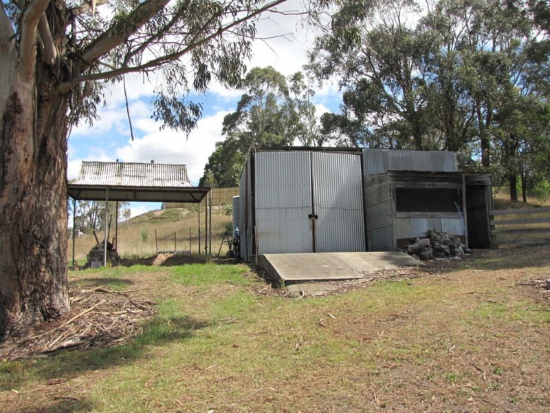 375 McDonalds Track, Hernes Oak VIC 3825