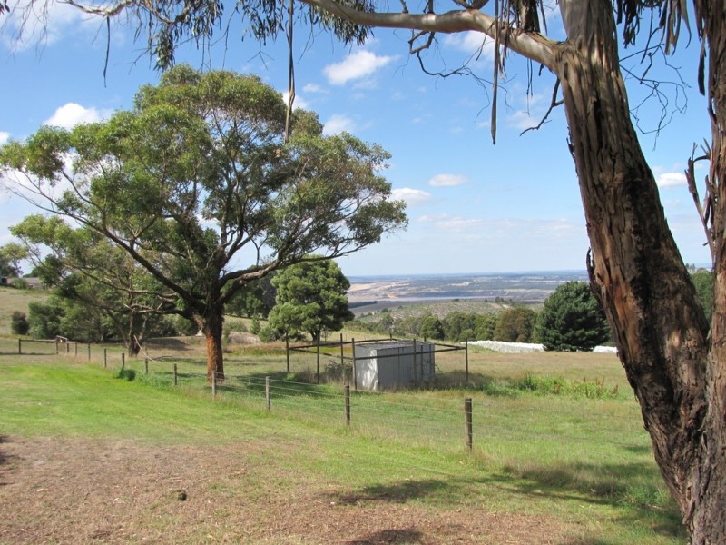 375 McDonalds Track, Hernes Oak VIC 3825