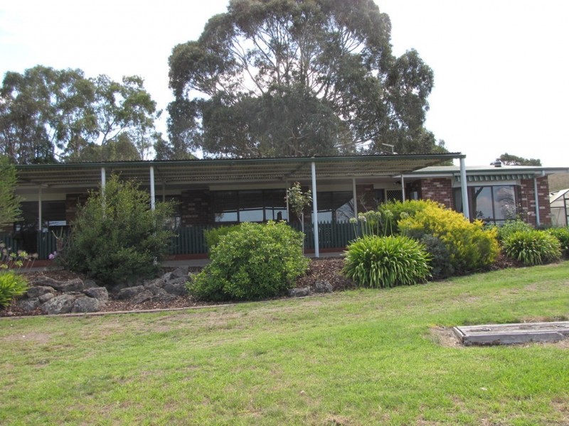 375 McDonalds Track, Hernes Oak VIC 3825