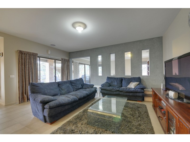 9 Harrison Boulevard, Newborough VIC 3825