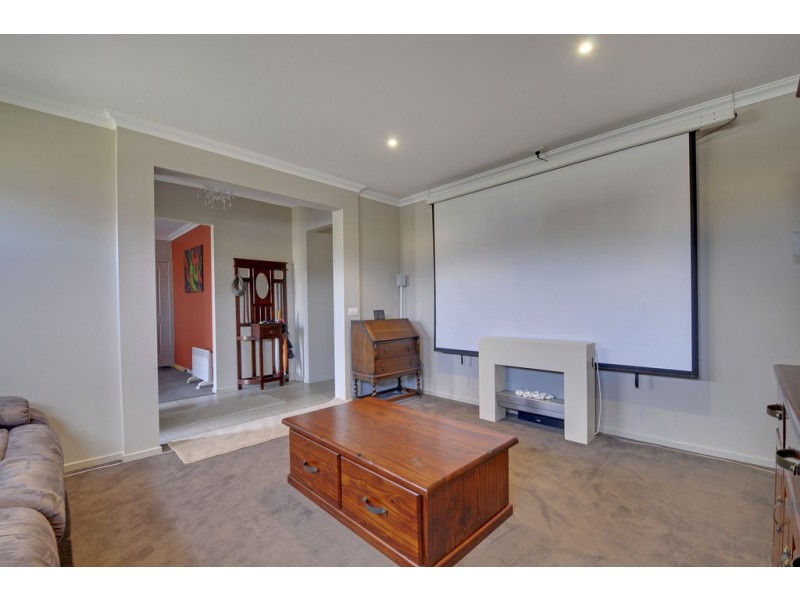 9 Harrison Boulevard, Newborough VIC 3825
