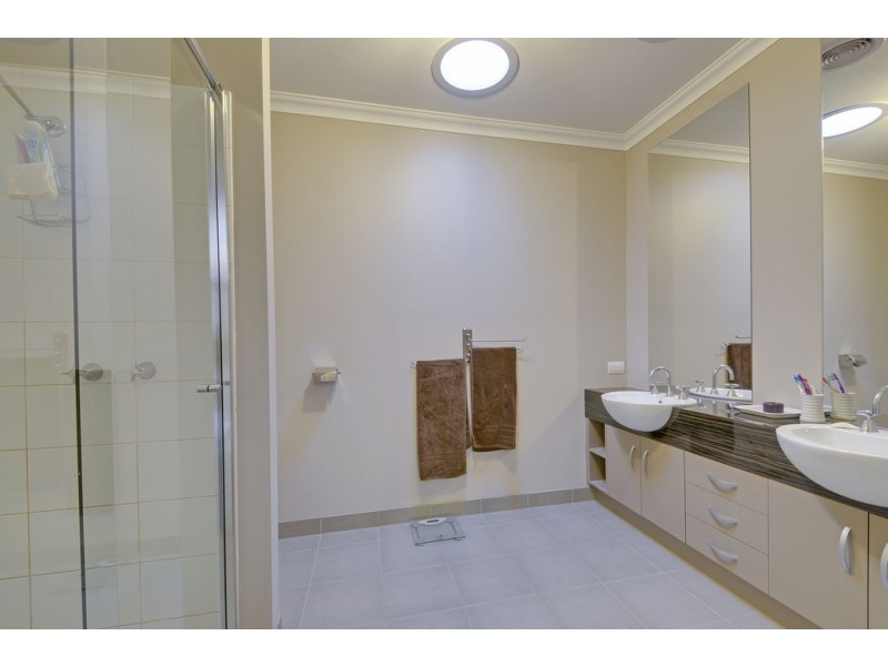 9 Harrison Boulevard, Newborough VIC 3825