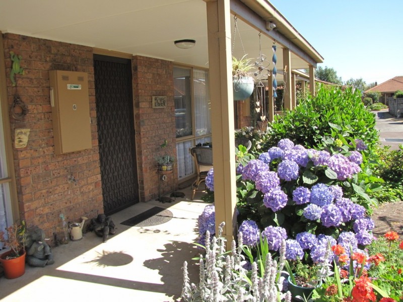 6/15 Burrage Court, Moe VIC 3825