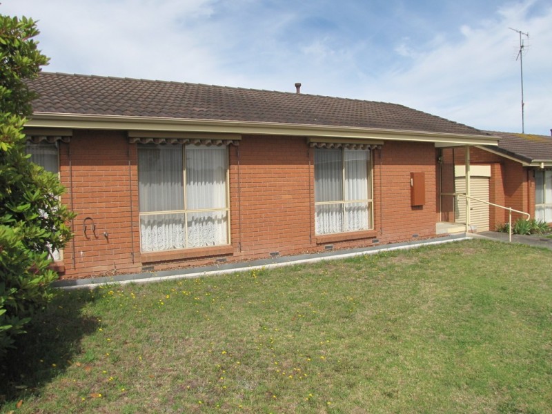 2/25 Monash Rd, Newborough VIC 3825