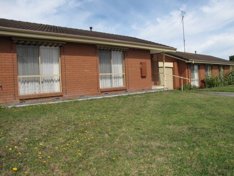 2/25 Monash Rd, Newborough VIC 3825