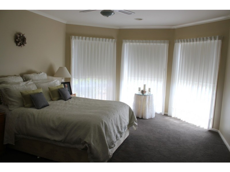 66 Cross St, Newborough VIC 3825