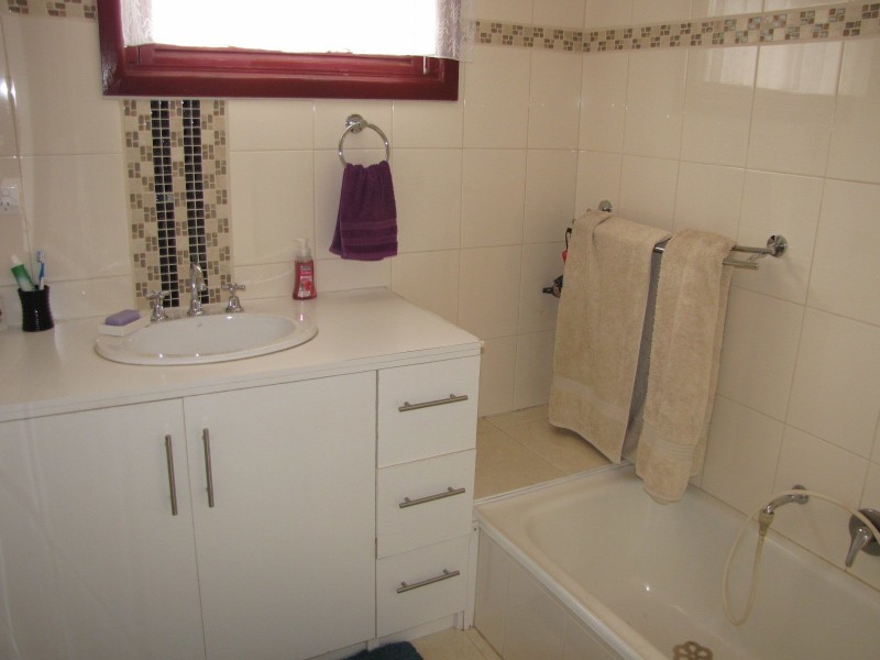 9 Tresswell Ave, Newborough VIC 3825