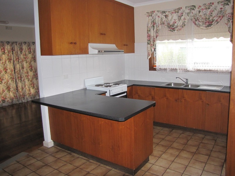 6 Mitchell Court, Moe VIC 3825