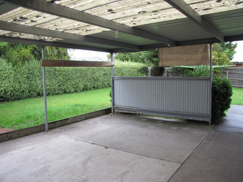 6 Mitchell Court, Moe VIC 3825