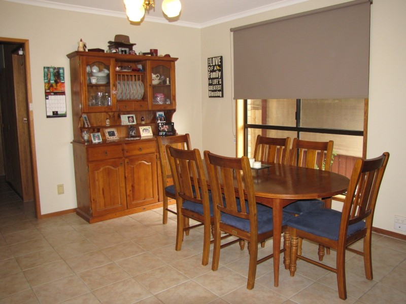 2 Cobb Court, Newborough VIC 3825