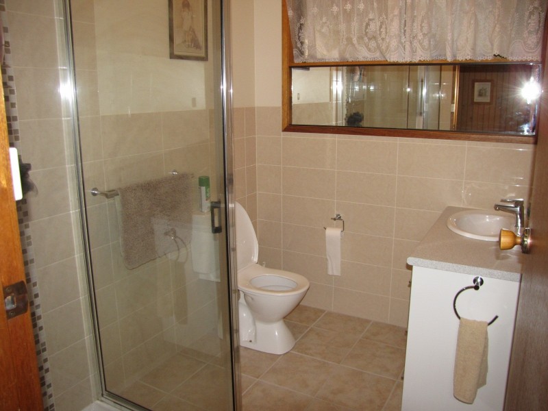 2 Cobb Court, Newborough VIC 3825