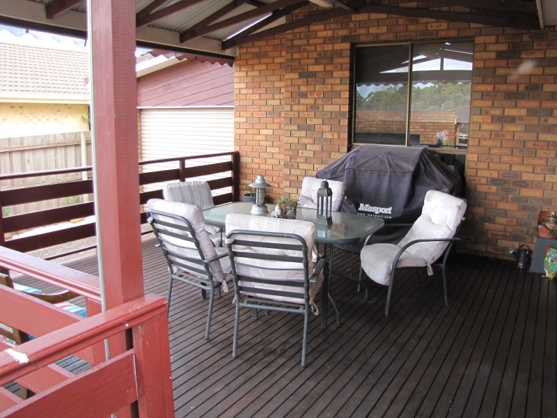 2 Cobb Court, Newborough VIC 3825