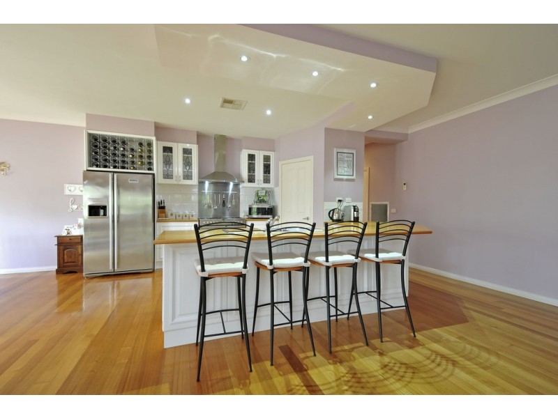 7 Amor Court, Newborough VIC 3825