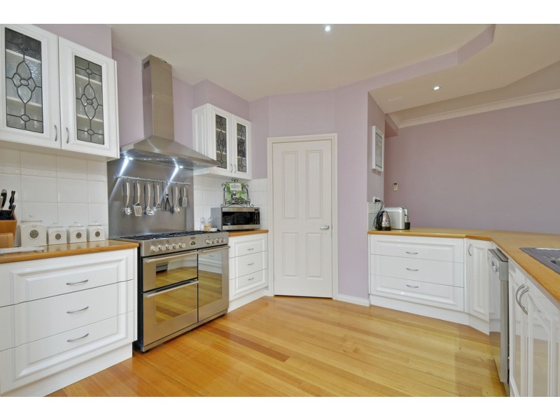 7 Amor Court, Newborough VIC 3825