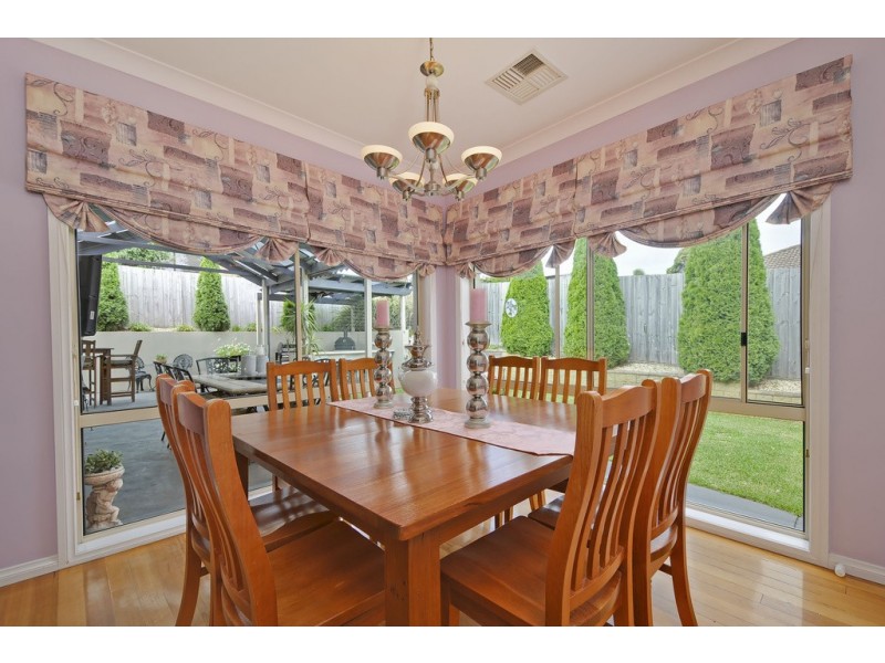 7 Amor Court, Newborough VIC 3825