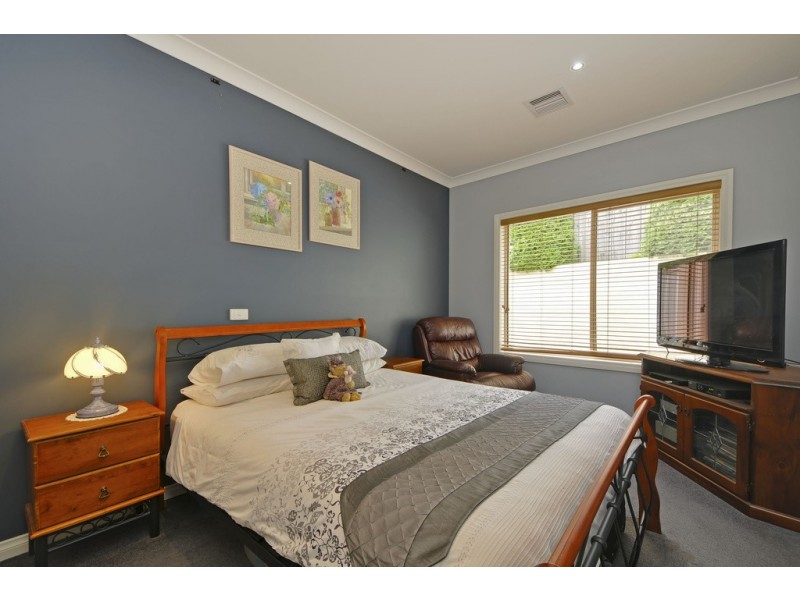 7 Amor Court, Newborough VIC 3825