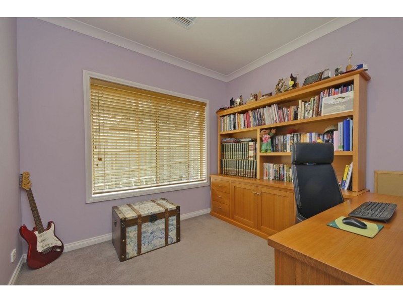 7 Amor Court, Newborough VIC 3825
