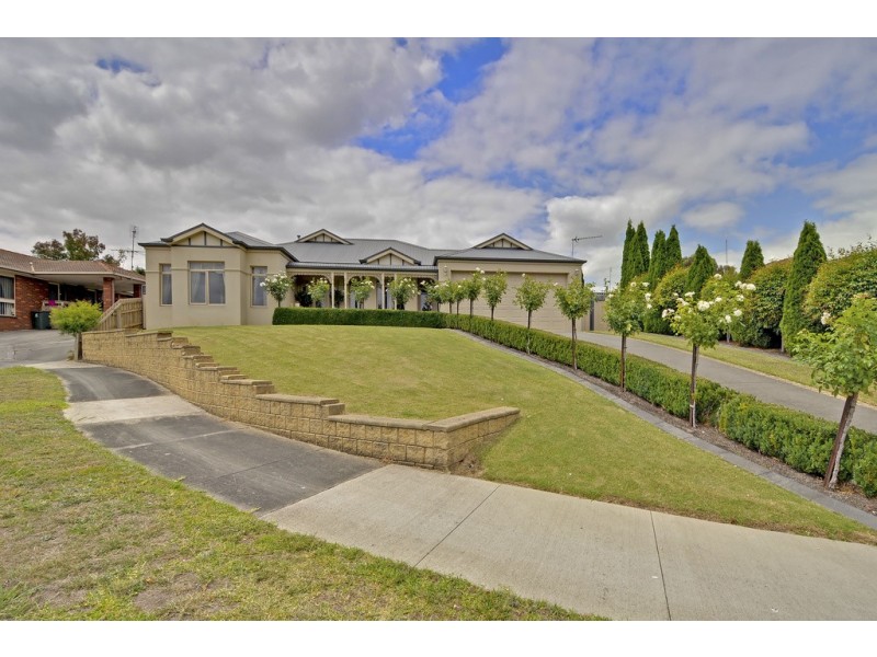 7 Amor Court, Newborough VIC 3825