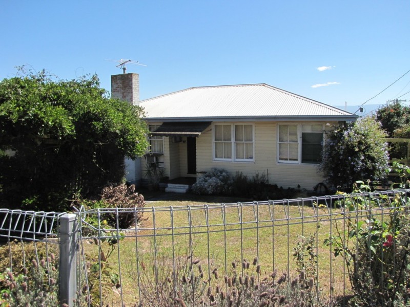 18 Margaret Street, Moe VIC 3825