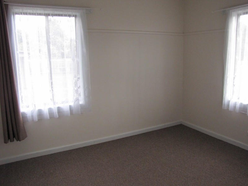 6 Truscott Rd, Moe VIC 3825