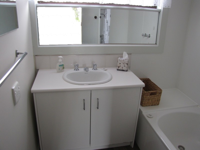 6 Truscott Rd, Moe VIC 3825