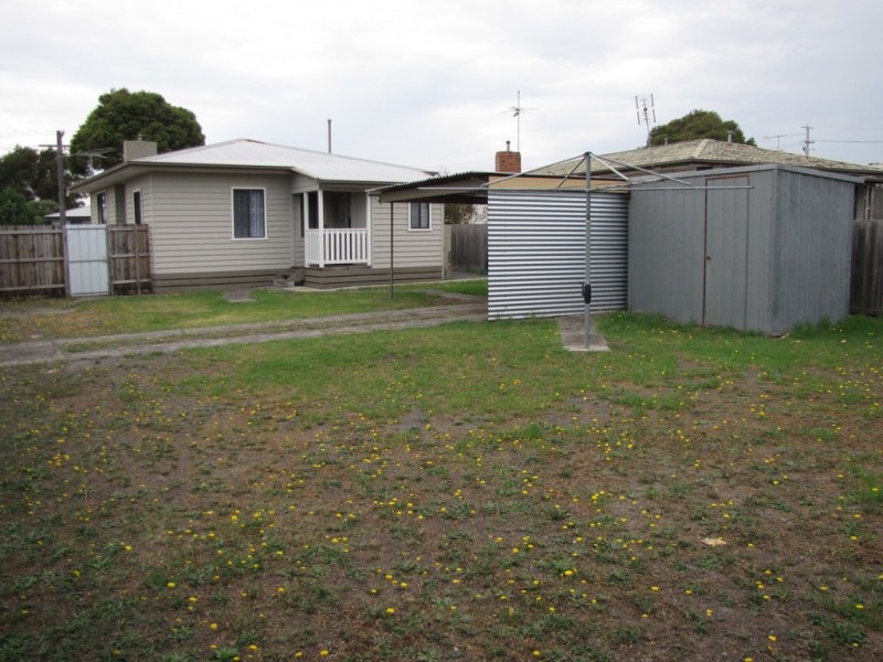 6 Truscott Rd, Moe VIC 3825