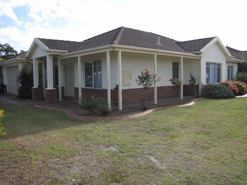 10 Valley Court, Newborough VIC 3825