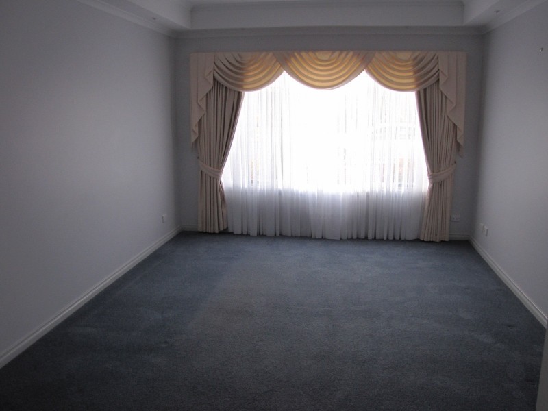 10 Valley Court, Newborough VIC 3825