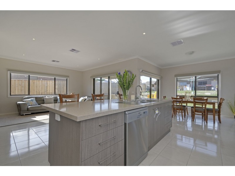 11 Discovery Boulevard, Moe VIC 3825